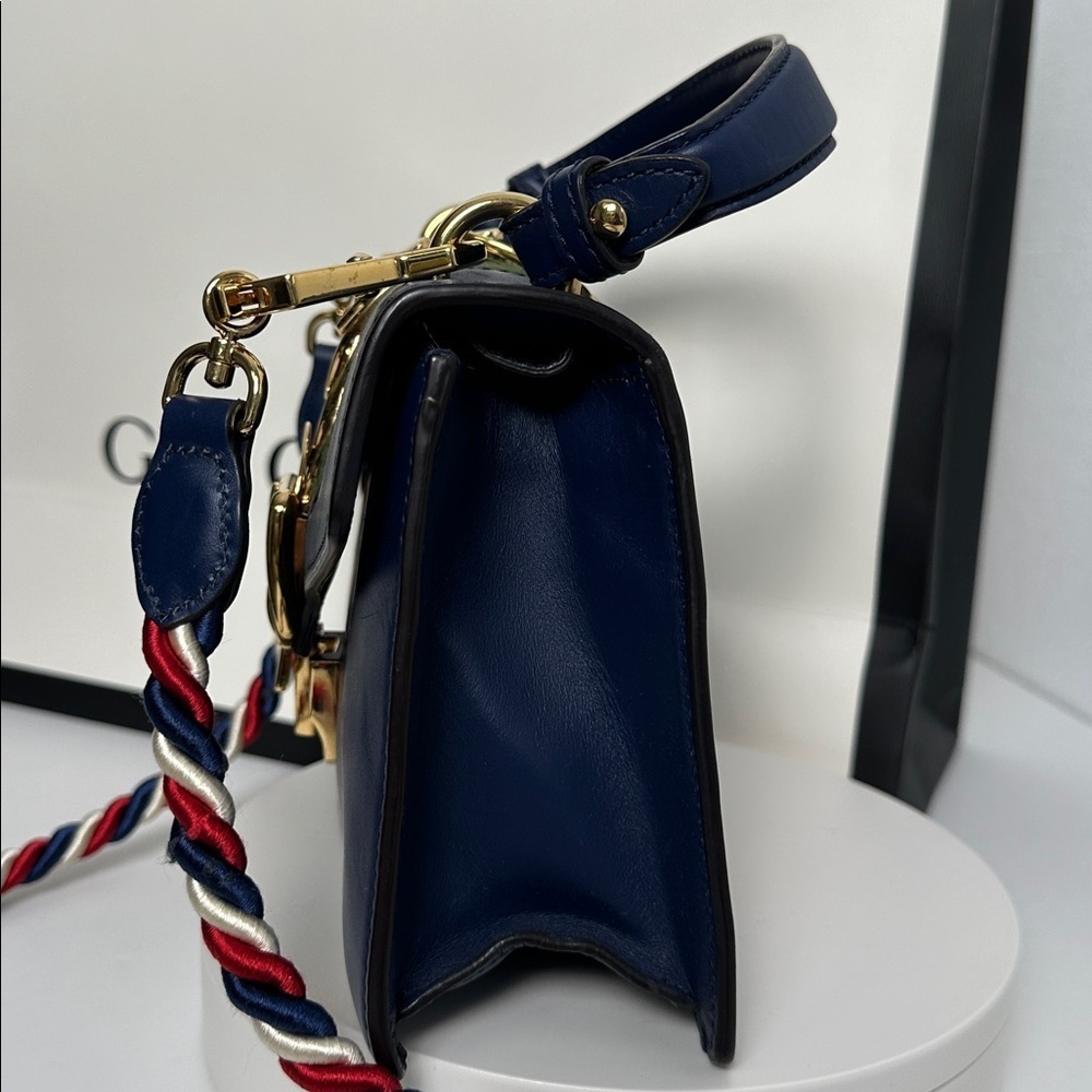 💯Authentic Gucci Navy Blue Sylvie Mini Top Handle Bag in leather 🍀 - Picture 6 of 17